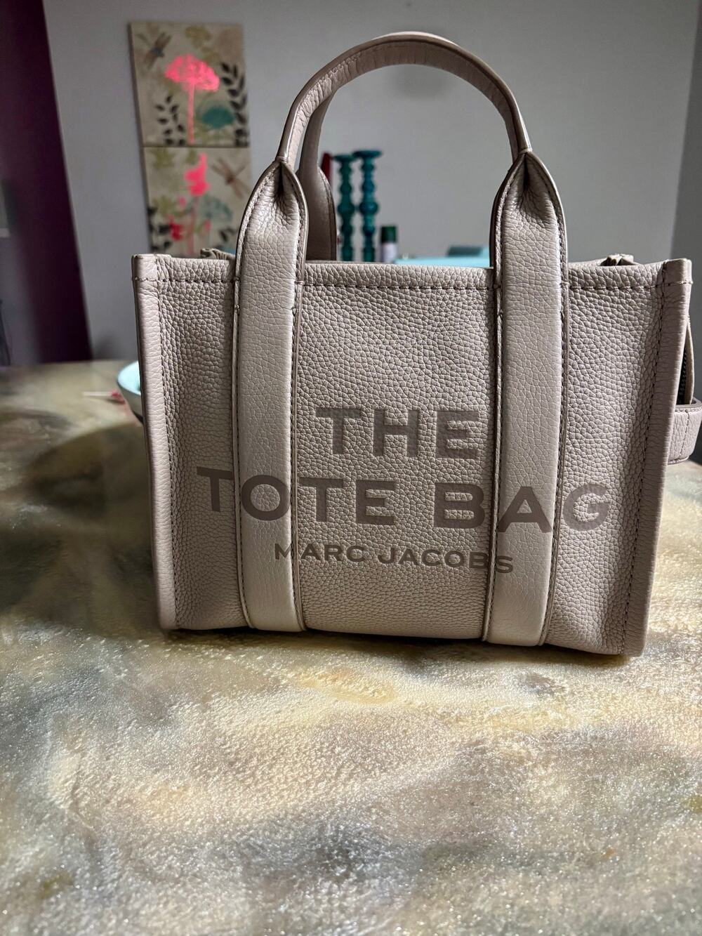 Marc Jacobs THE LEATHER SMALL TOTE BAG Cemet